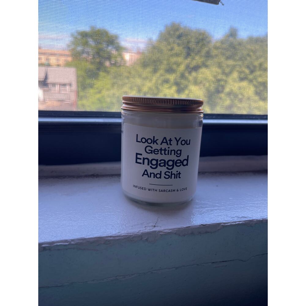 LAVENDER & EUCALYPTUS SCENTED CANDLE "LOOK AT YOU GETTING ENGAGED' 7OZ
